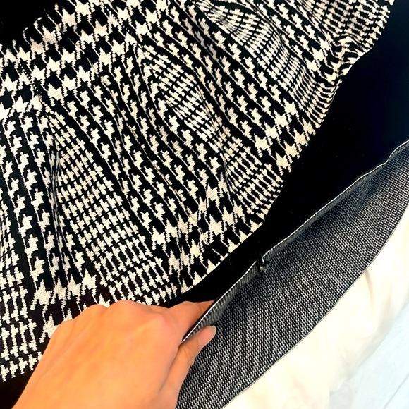 Sweater and skirt set - Picture 3 of 4